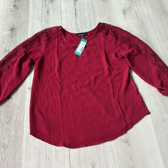 FORTUNE + IVY
Allison Mixed Material Blouse Red MP Stitch Fix Nwt - Picture 1 of 4